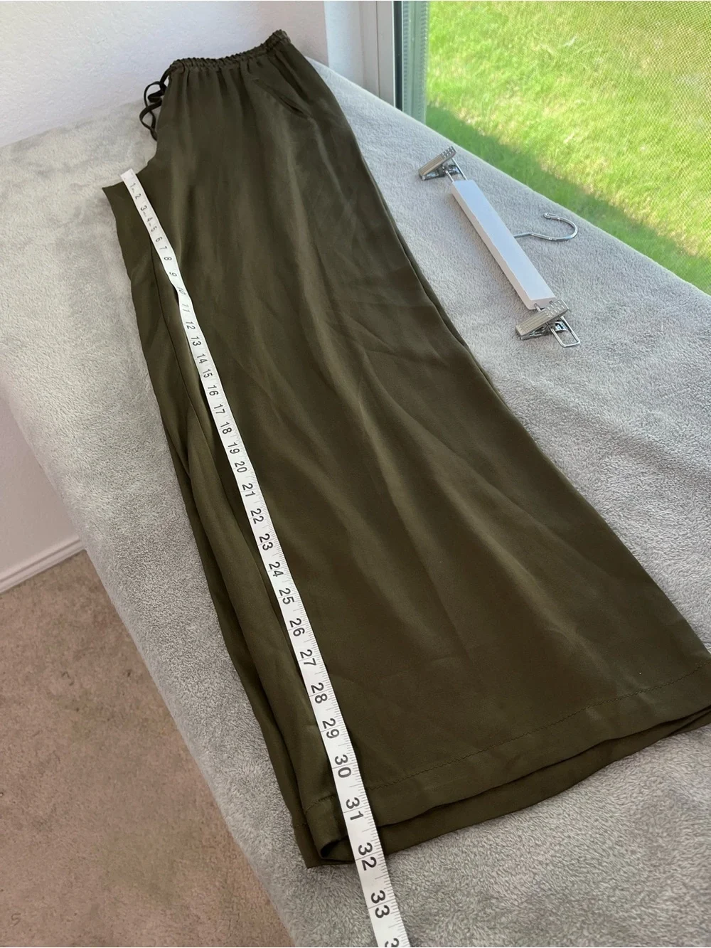 Trina Turk NEW Wide leg Pant Olive Pull on style size Medium - Picture 9 of 9